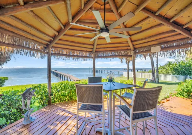 Photo 3 of Single family home for sale at 1100 Friendly Wy S, Saint Petersburg, FL 33705 | MLS# TB8432607 | Listing updated on 2026-10-21