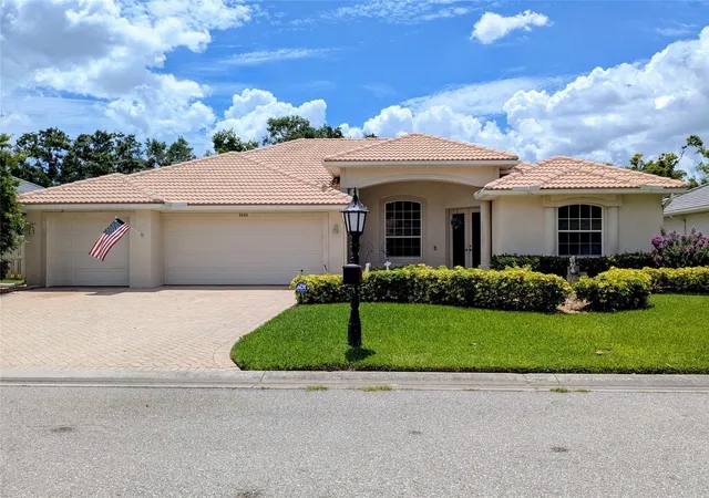 Photo 1 of Single family home for sale at 5608 Eastwind Dr, Sarasota, FL 34233 | MLS# A4666767 | Listing updated on 2026-06-02