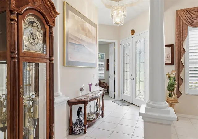Photo 4 of Single family home for sale at 5608 Eastwind Dr, Sarasota, FL 34233 | MLS# A4666767 | Listing updated on 2026-06-02