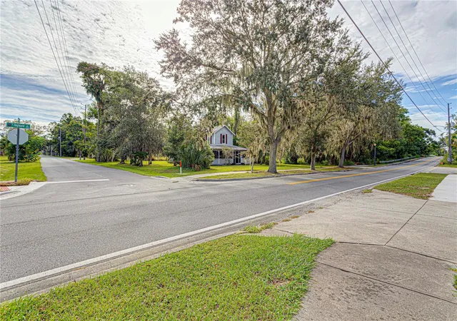 1st image of 610 S Highland St, Mount Dora, FL 32757 | MLS# O6348547