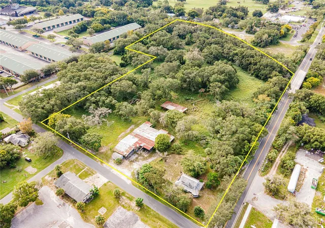 2nd image of 610 S Highland St, Mount Dora, FL 32757 | MLS# O6348547