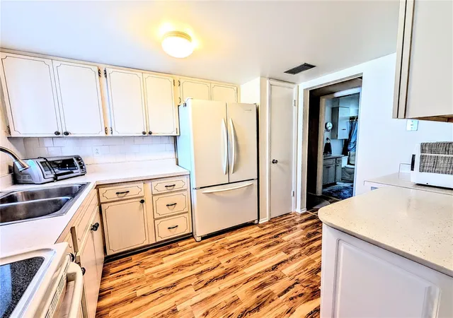 2nd image of 5855 Palm Ln #B21, Bradenton, FL 34207 | MLS# A4666850