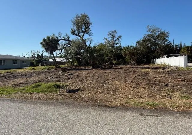 3rd image of 9161 Pine Cove Dr, Englewood, FL 34224 | MLS# D6144033