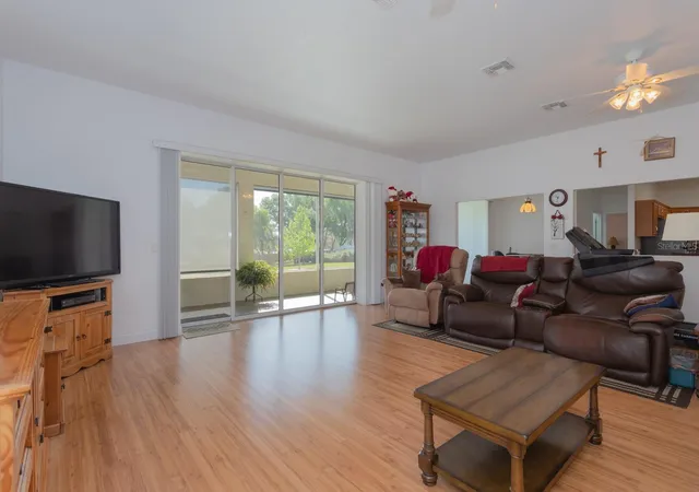 4th image of 11395 Se 108Th Terrace Rd, Belleview, FL 34420 | MLS# OM710581
