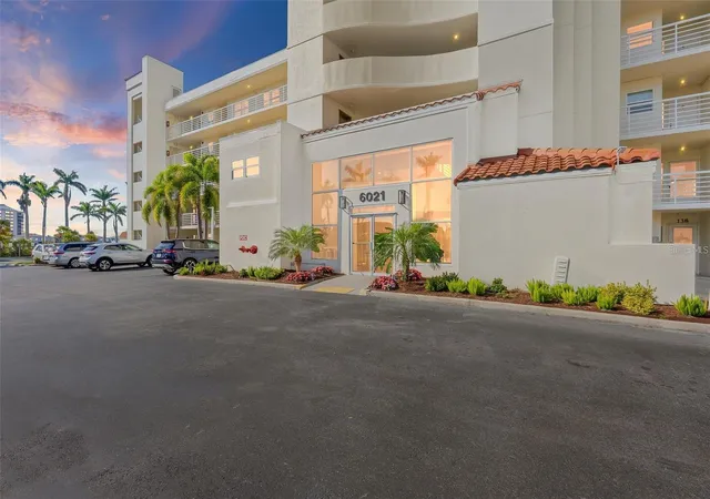 Homes for sale in Saint Petersburg, FL | 6021 Bahia Del Mar Cir #137, Saint Petersburg, FL 33715 | MLS# TB8433188