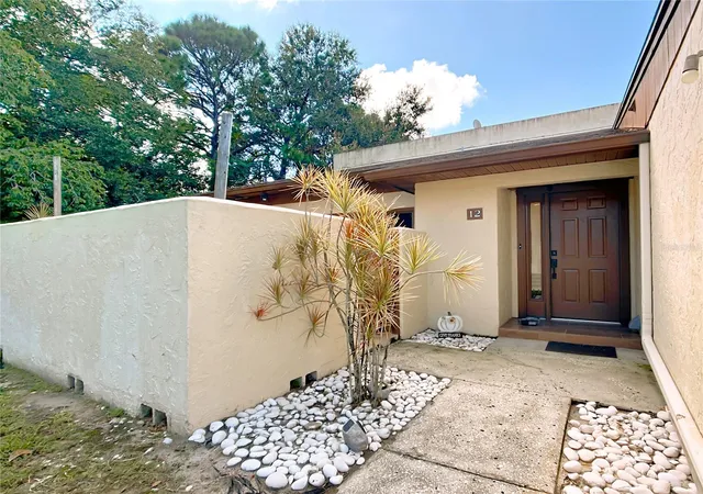 Photo 4 of Condo for sale at 1880 N Crystal Lake Dr #12, Lakeland, FL 33801 | MLS# L4956272 | Listing updated on 2026-03-15