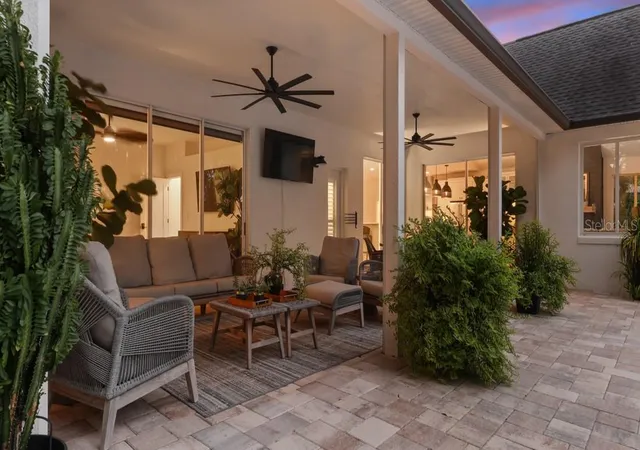 Photo 3 of Single family home for sale at 4733 Chuluota Rd, Orlando, FL 32820 | MLS# O6348789 | Listing updated on 2026-10-27