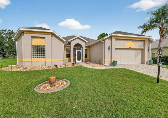 Photo 3 of Single family home for sale at 3606 Mulberry Grv Loop, Leesburg, FL 34748 | MLS# G5102758 | Listing updated on 2026-10-08