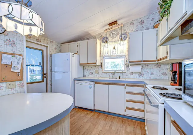 Photo 3 of Manufactured home for sale at 3922 William Hume Dr, Zephyrhills, FL 33541 | MLS# TB8433321 | Listing updated on 2026-07-29