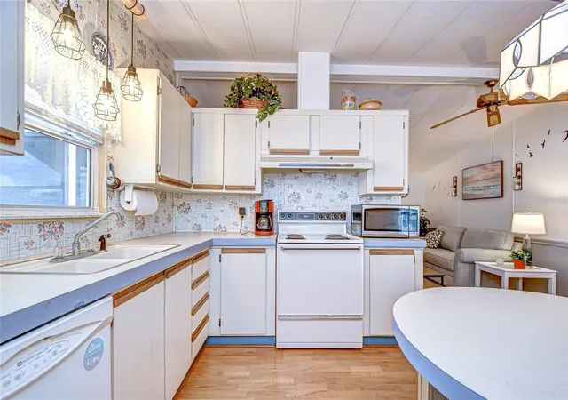 Photo 4 of Manufactured home for sale at 3922 William Hume Dr, Zephyrhills, FL 33541 | MLS# TB8433321 | Listing updated on 2026-07-29