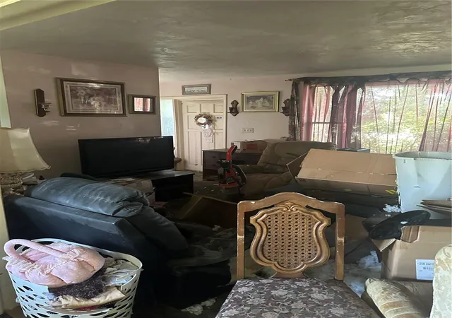 Photo 4 of Single family home for sale at 112 Mission Hills Ave, Temple Terrace, FL 33617 | MLS# TB8433383 | Listing updated on 2026-08-04