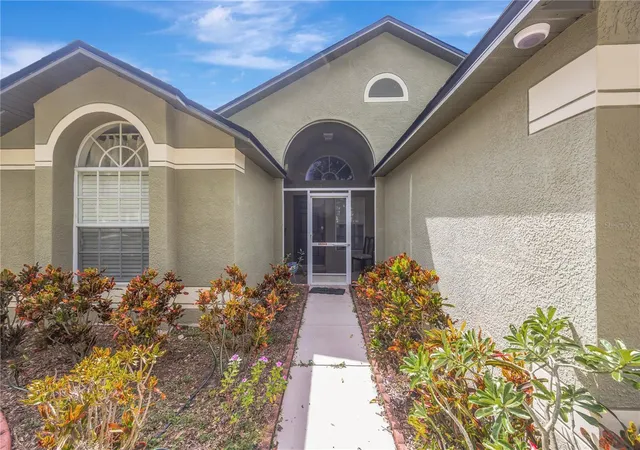 Photo 3 of Single family home for sale at 6923 Waterbrook Ct, Gibsonton, FL 33534 | MLS# TB8433404 | Listing updated on 2026-09-12