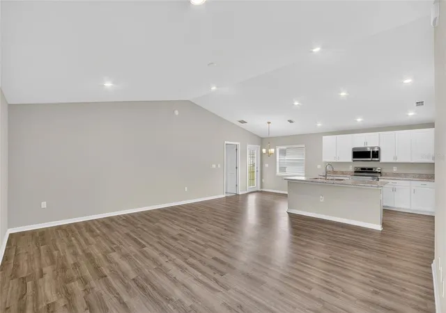 Photo 3 of Single family home for sale at 1047 Aruba Ave, Mulberry, FL 33860 | MLS# TB8433458 | Listing updated on 2026-10-01
