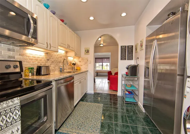 3rd image of 839 3Rd St N, Safety Harbor, FL 34695 | MLS# TB8433516