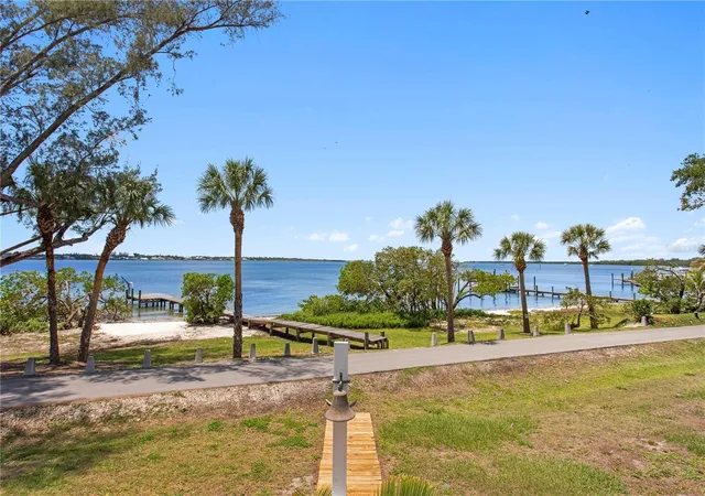 2nd image of 5216 13th, Palmetto, FL 34221 | MLS# TB8433578