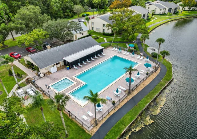 2nd image of 3100 Lake Pine Wy, TARPON SPRINGS, FL 34688