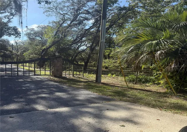 1st image of Se 112 Pl, Ocklawaha, FL 32179 | MLS# S5135769