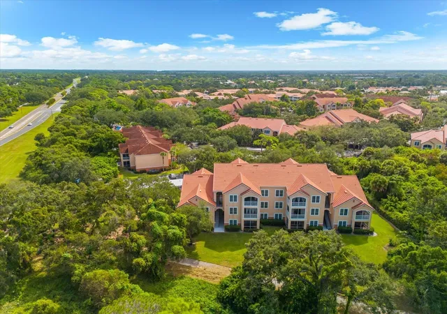 Photo 3 of Condo for sale at 4106 Central Sarasota Pkwy #1015, Sarasota, FL 34238 | MLS# A4667079 | Listing updated on 2026-06-25