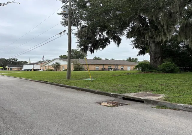 Photo 4 of Sale Pending at Pine Level Ave S, Bartow, FL 33830 | MLS# L4956310 | Listing updated on 2026-02-09