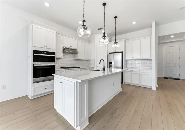 4th image of 5282 Wolf Creek Dr, Apollo Beach, FL 33572 | MLS# TB8433844