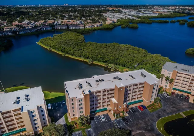 Homes for sale in Saint Petersburg, FL | 6450 Shoreline Dr #9203, Saint Petersburg, FL 33708 | MLS# TB8433846