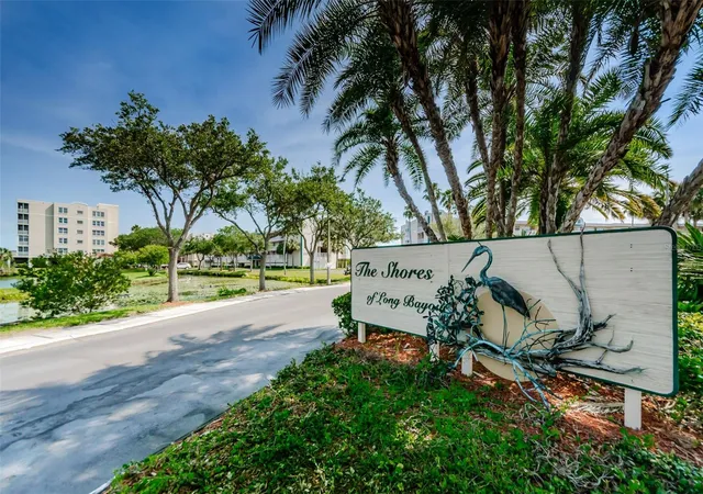 Homes for sale in Saint Petersburg, FL | 6450 Shoreline Drive, Saint Petersburg, FL 33708 | Houzeo
