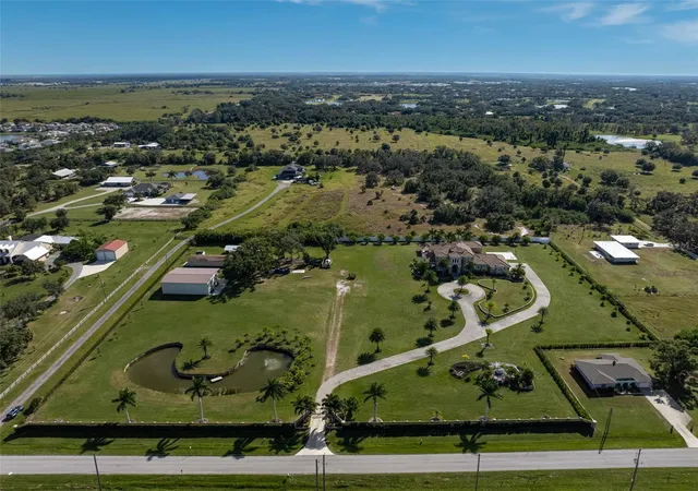 2nd image of 6722 Hawkins Rd, Sarasota, FL 34241 | MLS# A4667142