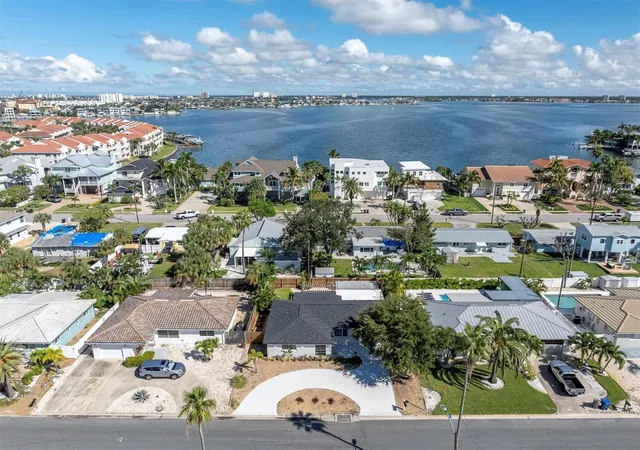 4th image of 197 Lido Dr, St Pete Beach, FL 33706 | MLS# W7879506