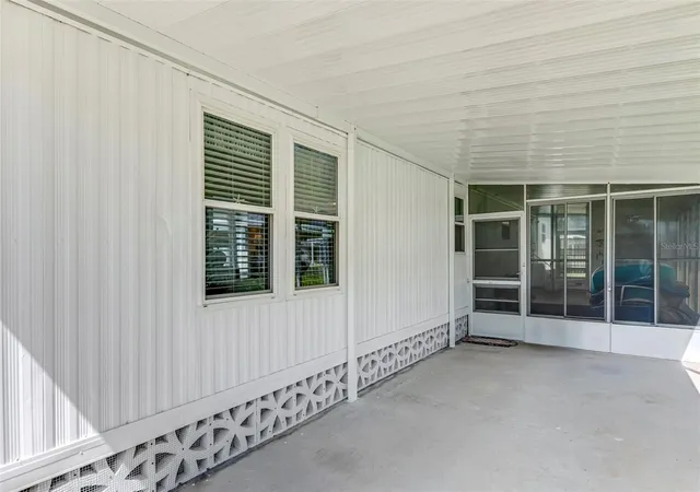 Photo 3 of Manufactured home for sale at 259 Inner Dr E, Venice, FL 34285 | MLS# A4667170 | Listing updated on 2026-10-07
