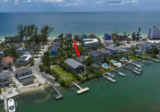 3rd image of 8405 Bayshore Dr, Treasure Island, FL 33706 | MLS# TB8433920