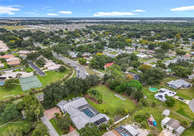 4th image of 1414 Edmiston Ct, Auburndale, FL 33823 | MLS# L4956322