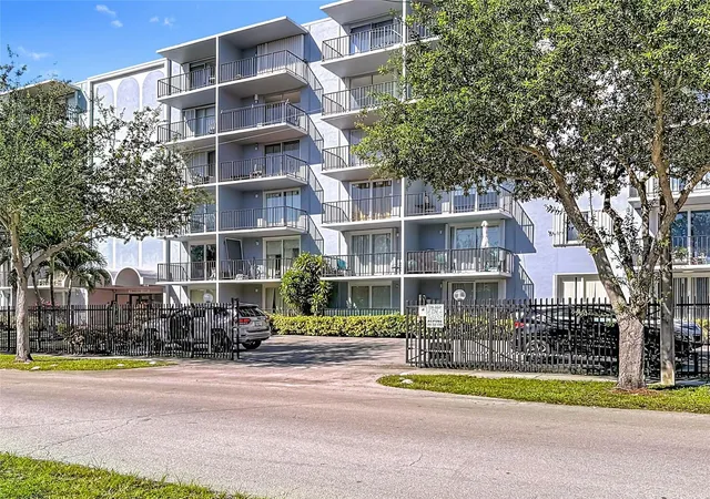 4th image of 12500 Ne 15Th Ave #105, North Miami, FL 33161 | MLS# TB8433999