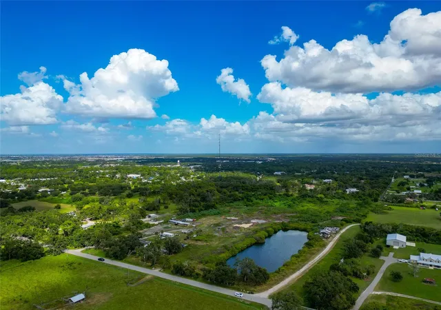 Photo 3 of Sale Pending at 301 East Rd, Sarasota, FL 34240 | MLS# A4667218 | Listing updated on 2026-07-14