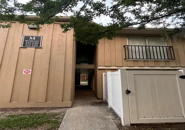2nd image of 507 Nw 39th Rd #220, Gainesville, FL 32607 | MLS# OM710772