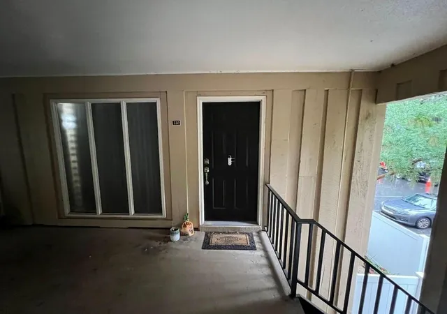 3rd image of 507 Nw 39Th Rd #220, Gainesville, FL 32607 | MLS# OM710772