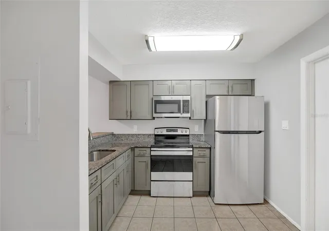 3rd image of 2801 Willow Run, Orlando, FL 32808 | MLS# O6349459