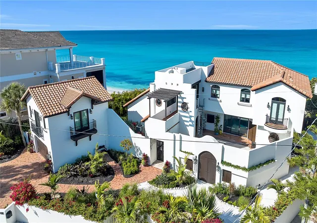 Homes for sale in Osprey, FL | 121 N Casey Key Rd, Osprey, FL 34229 | MLS# A4667263