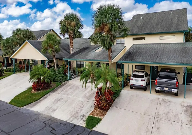 2nd image of 620 Yardarm Dr, APOLLO BEACH, FL 33572