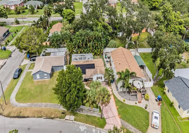 2nd image of 977 27th Avenue S, Saint Petersburg, FL 33705 | MLS# TB8434332