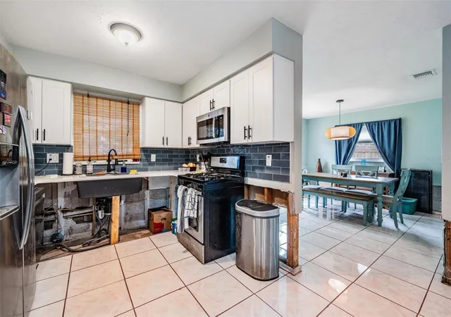 5th image of 977 27th Avenue S, Saint Petersburg, FL 33705 | MLS# TB8434332