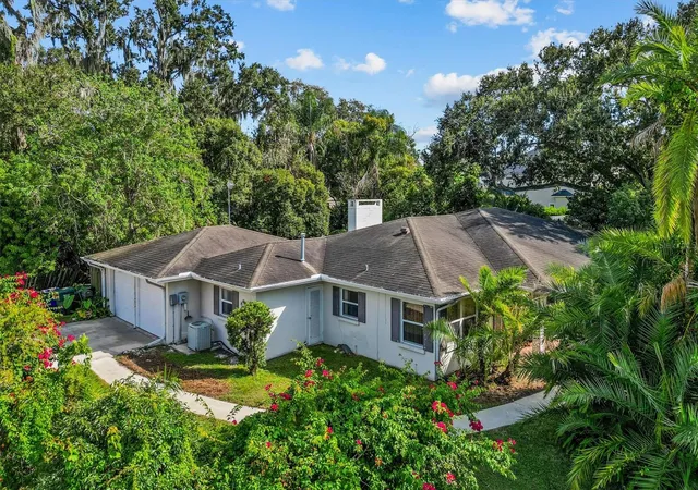 4th image of 225 Lake Hollingsworth Dr, Lakeland, FL 33803 | MLS# TB8434372