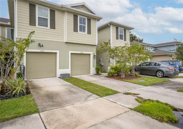 3rd image of 2208 Laceflower Dr, Brandon, FL 33510 | MLS# W7879579