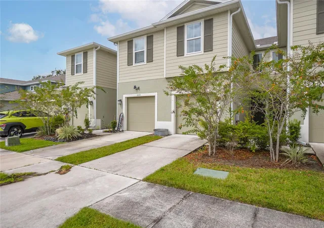 4th image of 2208 Laceflower Dr, Brandon, FL 33510 | MLS# W7879579