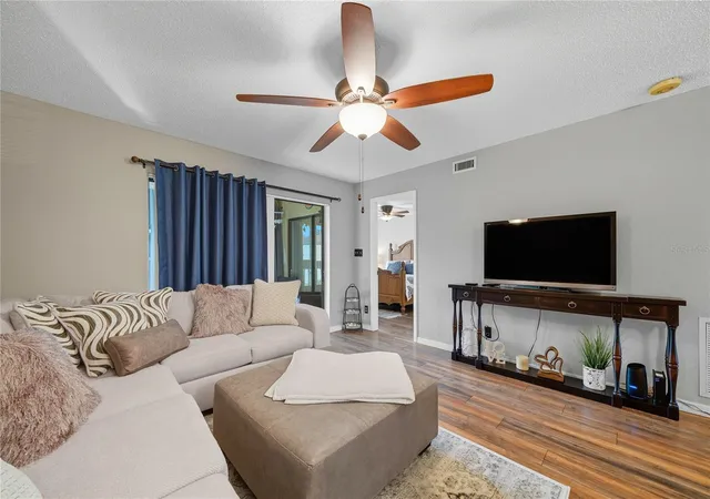 5th image of 2400 Winding Crk Blvd #9-202, Clearwater, FL 33761 | MLS# TB8434595