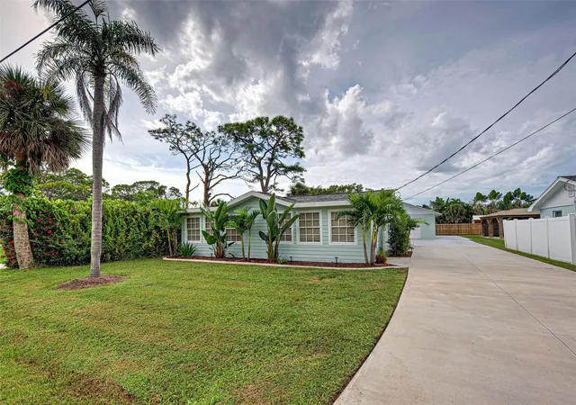 3rd image of 415 Yale St, Englewood, FL 34223 | MLS# D6144101