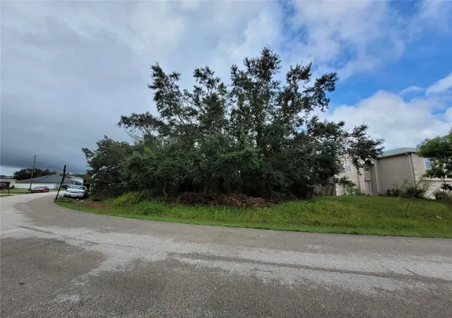 Photo 2 of Land for sale at 1946 Manatee Ct, Kissimmee, FL 34759 | MLS# OM710859 | Listing updated on 2026-10-16
