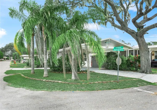 Photo 2 of Manufactured home for sale at 37 Silver Doctor Ln, Lake Wales, FL 33898 | MLS# P4936565 | Listing updated on 2026-08-24