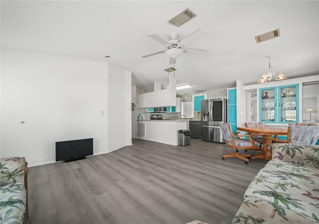 Photo 4 of Manufactured home for sale at 37 Silver Doctor Ln, Lake Wales, FL 33898 | MLS# P4936565 | Listing updated on 2026-08-24
