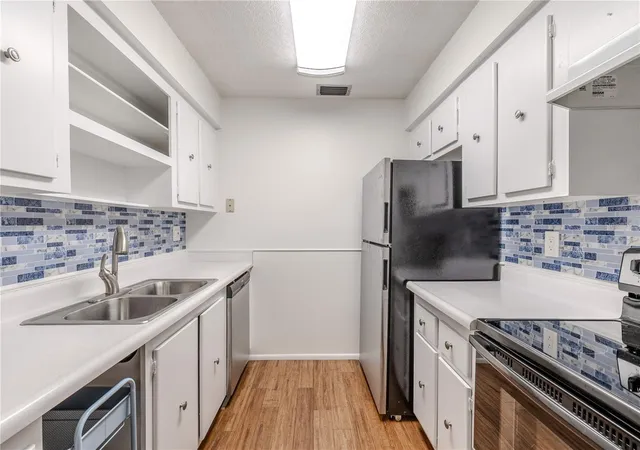 5th image of 1708 Belleair Forest Dr, BELLEAIR, FL 33756
