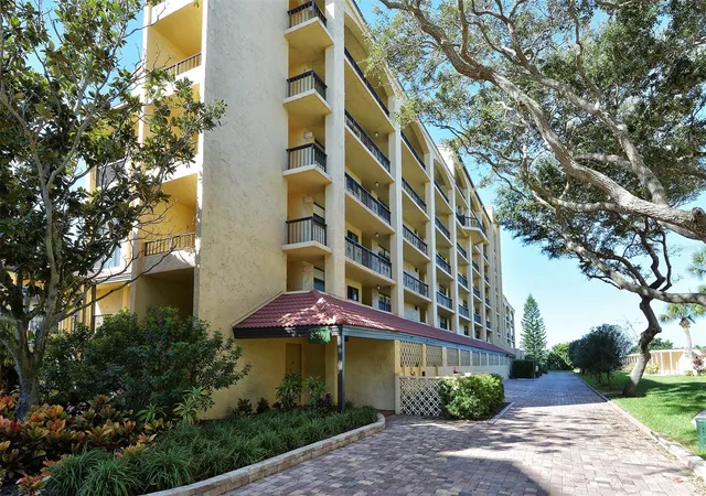 Photo 5 of Condo for sale at 8710 Midnight Pass Rd #405, Sarasota, FL 34242 | MLS# A4667487 | Listing updated on 2026-05-19